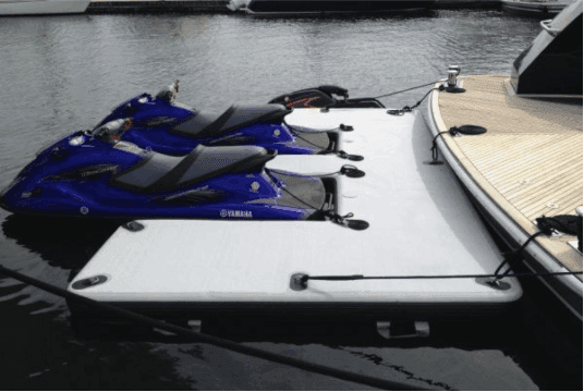 AERÉ inflatable dock platform